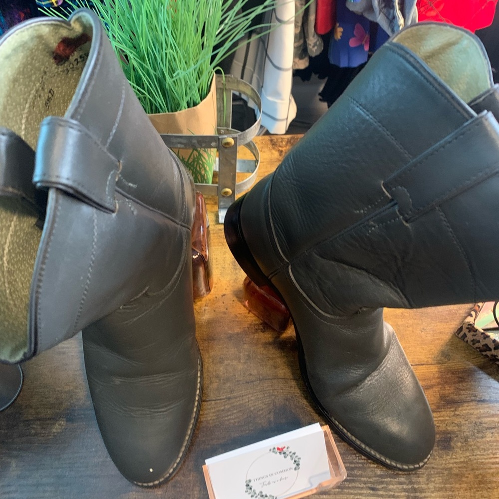 Justin Boost - image 1